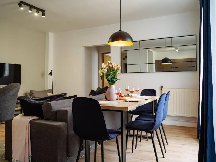 Angel - Old Town Centre Apartment *